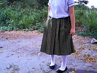 Indian schoolgirl shows her titties and fucks with driver in doggy way